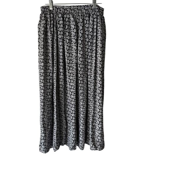 Clio Skirt Vintage 90s Medium Black White Floral Maxi Pull On Made USA Rayon 90s - Picture 1 of 8